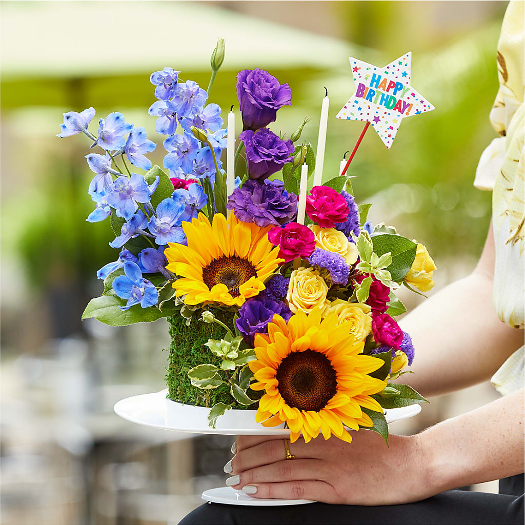 Star of the Day Floral Cake –  The Flower Boutique, Gettysburg PA