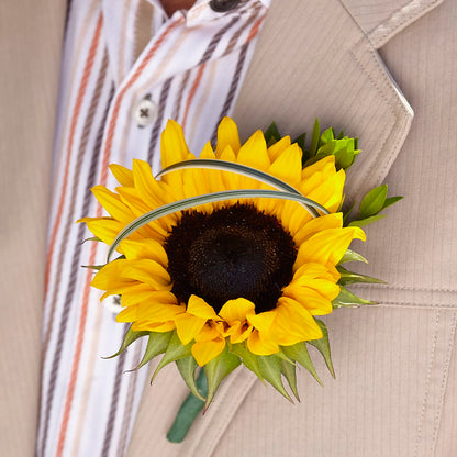 Free Spirit Boutonniere –  The Flower Boutique, Gettysburg PA